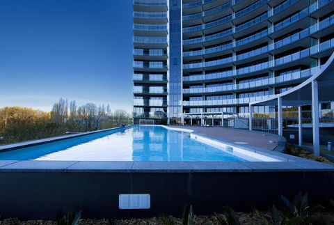 Manhattan 303 Canberra City ACT - Holiday Cairns 3