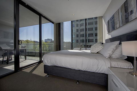 Manhattan 303 Canberra City ACT - Holiday Cairns 32