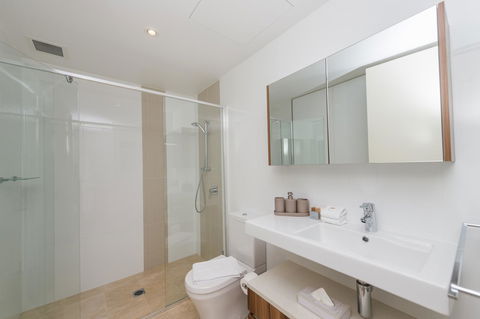 Manhattan 303 Canberra City ACT - Holiday Cairns 23