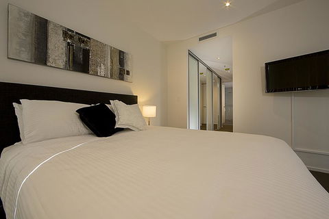 Manhattan 303 Canberra City ACT - Holiday Cairns 35