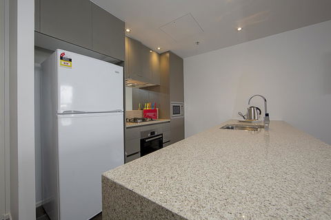 Manhattan 303 Canberra City ACT - Holiday Cairns 14