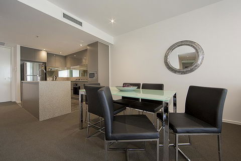 Manhattan 303 Canberra City ACT - Holiday Cairns 30