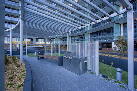 Manhattan 303 Canberra City ACT - Holiday Cairns 2