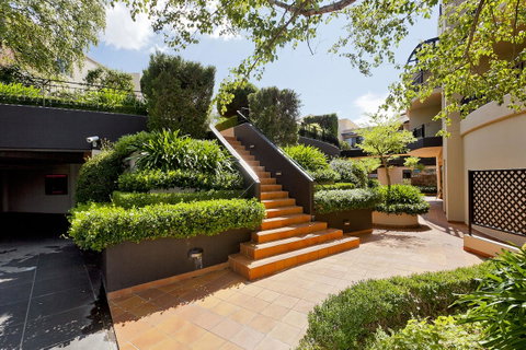 AAC Apartments - Griffin - Holiday Cairns 1