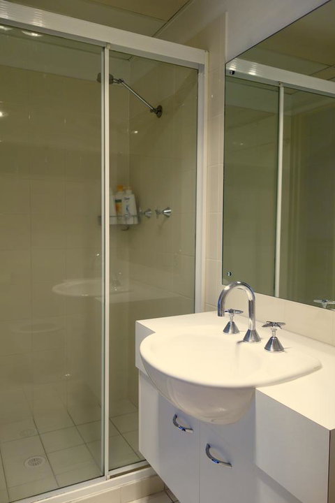 Kingston Comfy Apartment - Holiday Cairns 8