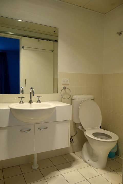 Kingston Comfy Apartment - Holiday Cairns 6