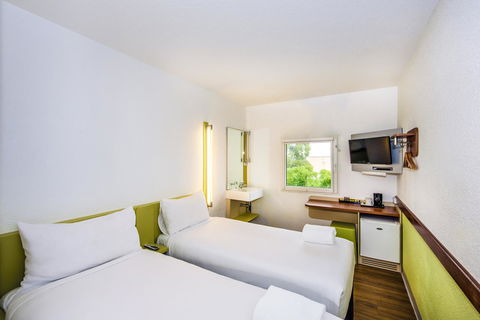 Ibis Budget Canberra - Holiday Cairns 1