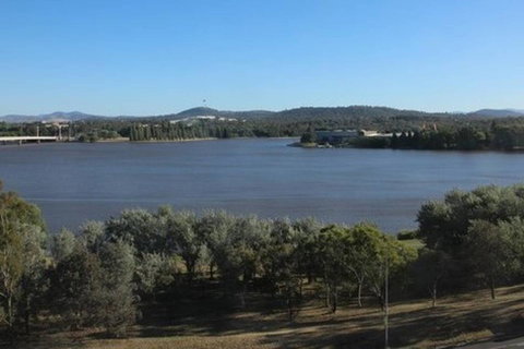 Canberra Luxury Apartment 3 - Holiday Cairns 3