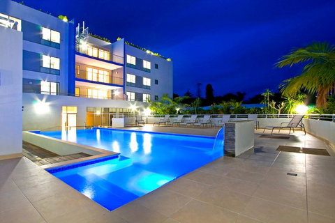Lakeside Waterfront Apartment The Entrance - Holiday Cairns 13