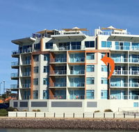 Wallaroo Marina Waterfront Luxe Apartment - Holiday Cairns