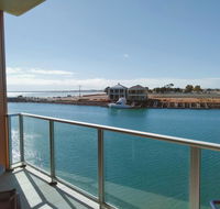 Wallaroo Marina Executive Apartments - Holiday Cairns