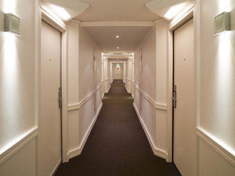 Hotel Grand Chancellor Adelaide - Holiday Cairns 32