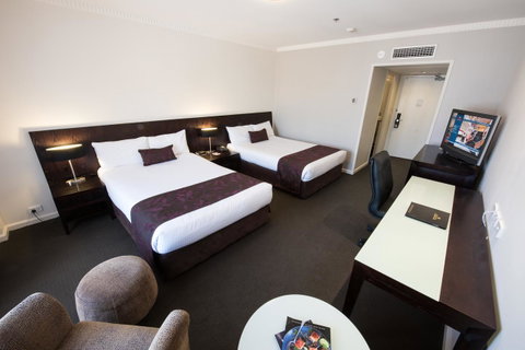 Hotel Grand Chancellor Adelaide - Holiday Cairns 1