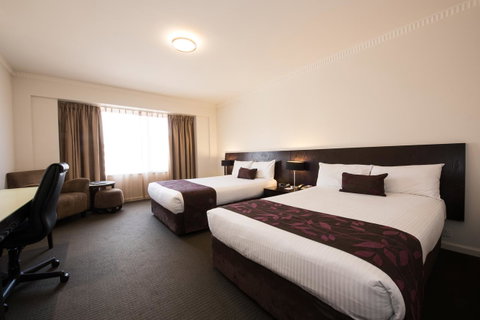 Hotel Grand Chancellor Adelaide - Holiday Cairns 2