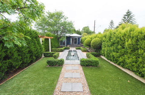 S T U D I O 22 Peaceful Retreat With Garden Views - Holiday Cairns 5