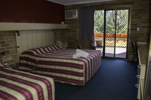 Windsor Terrace Motel - Holiday Cairns 12