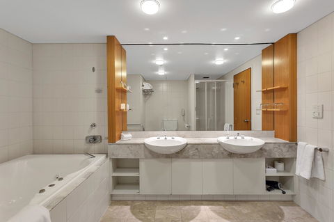 Stamford Plaza Adelaide - Holiday Cairns 20