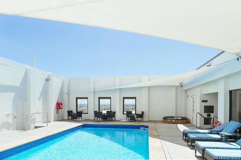 Stamford Plaza Adelaide - Holiday Cairns 4