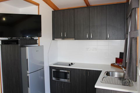 Ceduna Foreshore Caravan Park - Holiday Cairns 1