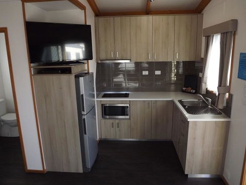 Ceduna Foreshore Caravan Park - Holiday Cairns 12