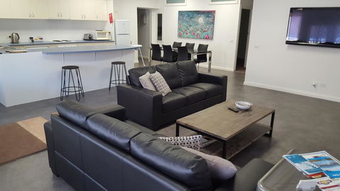Aart Apartments - Holiday Cairns 7