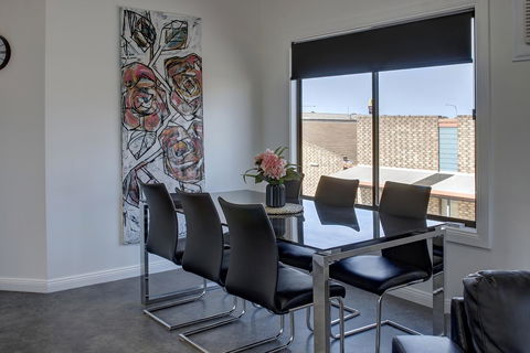 Aart Apartments - Holiday Cairns 20