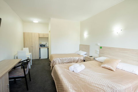Jacksons Motor Inn - Holiday Cairns 14