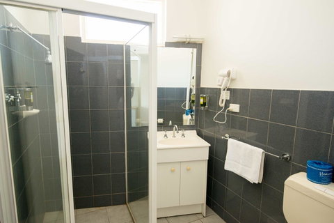 Jacksons Motor Inn - Holiday Cairns 13