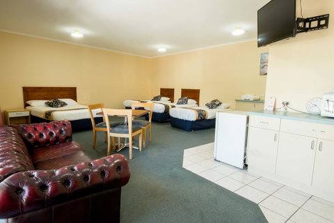 Jacksons Motor Inn - Holiday Cairns 25