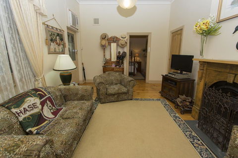 Tanunda Cottages - Holiday Cairns 10