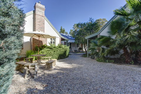 Tanunda Cottages - Holiday Cairns 8