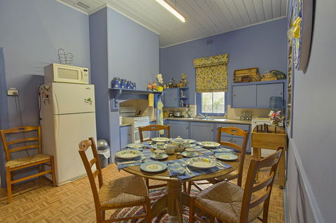 Tanunda Cottages - Holiday Cairns 12