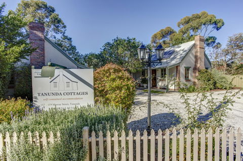 Tanunda Cottages - Holiday Cairns 0