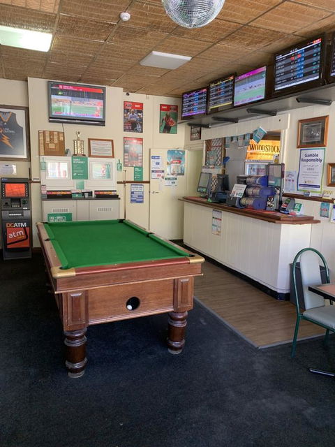 Commercial Hotel Morgan - Holiday Cairns 4