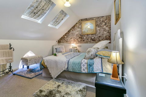 \'THE CHURCH\' Guest Home, Gawler Barossa Region - Holiday Cairns 7