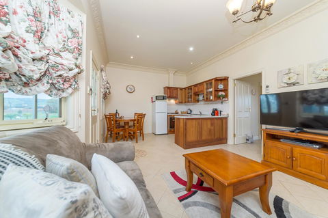 Barossa Vineyard Cottages - Holiday Cairns 16