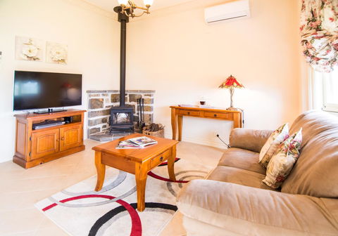 Barossa Vineyard Cottages - Holiday Cairns 34