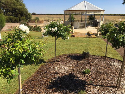 Barossa Vineyard Cottages - Holiday Cairns 43