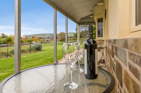 Barossa Vineyard Cottages - Holiday Cairns 23