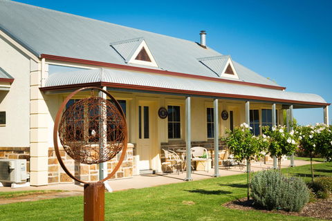 Barossa Vineyard Cottages - Holiday Cairns 0