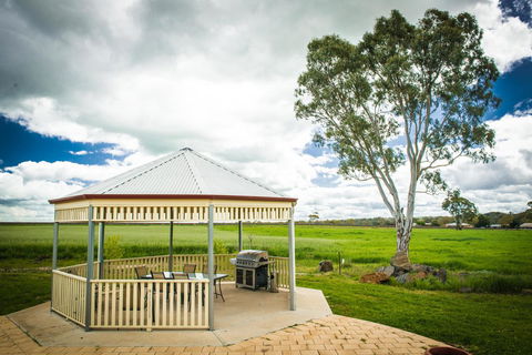 Barossa Vineyard Cottages - Holiday Cairns 42