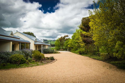 Barossa Vineyard Cottages - Holiday Cairns 38
