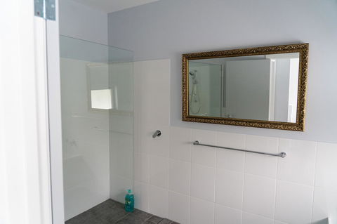 Gawler Townhouse 3 Bedroom - Holiday Cairns 32