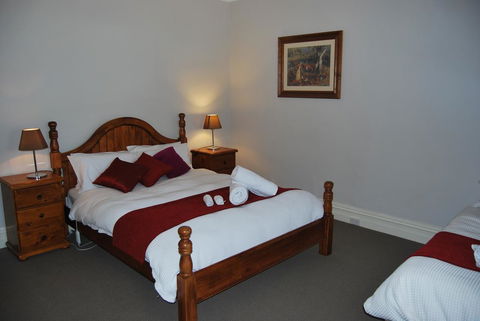 Jacaranda Cottage - Holiday Cairns 7