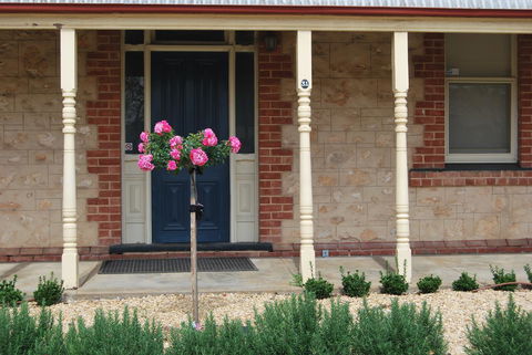 Jacaranda Cottage - Holiday Cairns 1