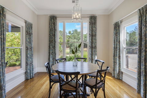 Grandview Accommodation - The Elm Tree Apartments - Holiday Cairns 7