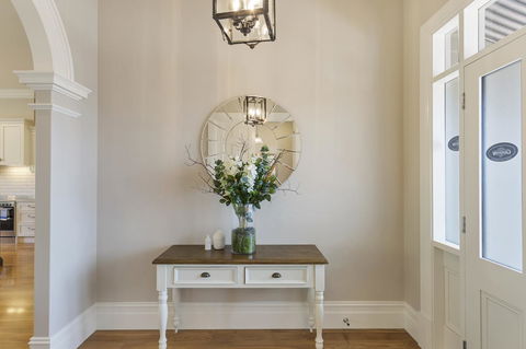 Grandview Accommodation - The Elm Tree Apartments - Holiday Cairns 23