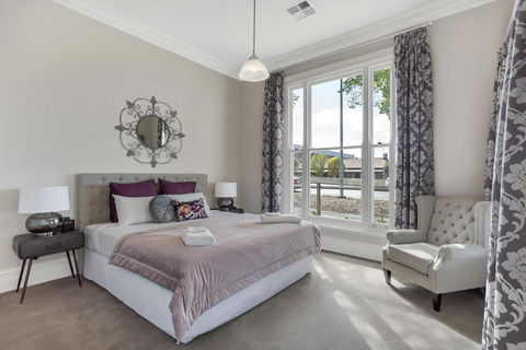 Grandview Accommodation - The Elm Tree Apartments - Holiday Cairns 9