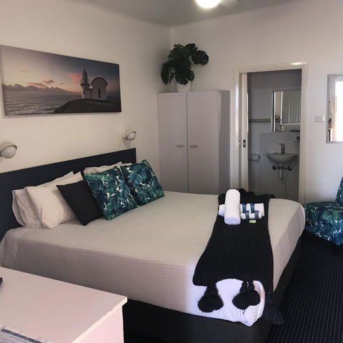 OCEAN BREEZE MOTEL - Holiday Cairns 2