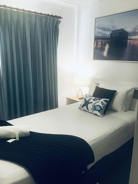OCEAN BREEZE MOTEL - Holiday Cairns 10